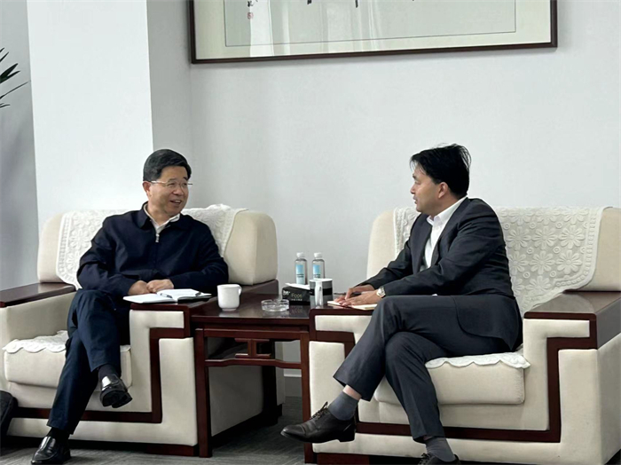 常州市人大常委副主任、市總工會主席一行走訪我司